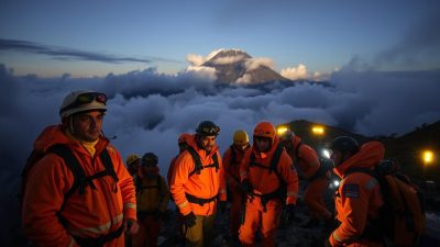 Tim SAR Gunung Gede Tim SAR Gunung Gede