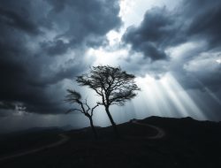 Waspada Cuaca Ekstrem di Indonesia: Persiapan dan Peringatan